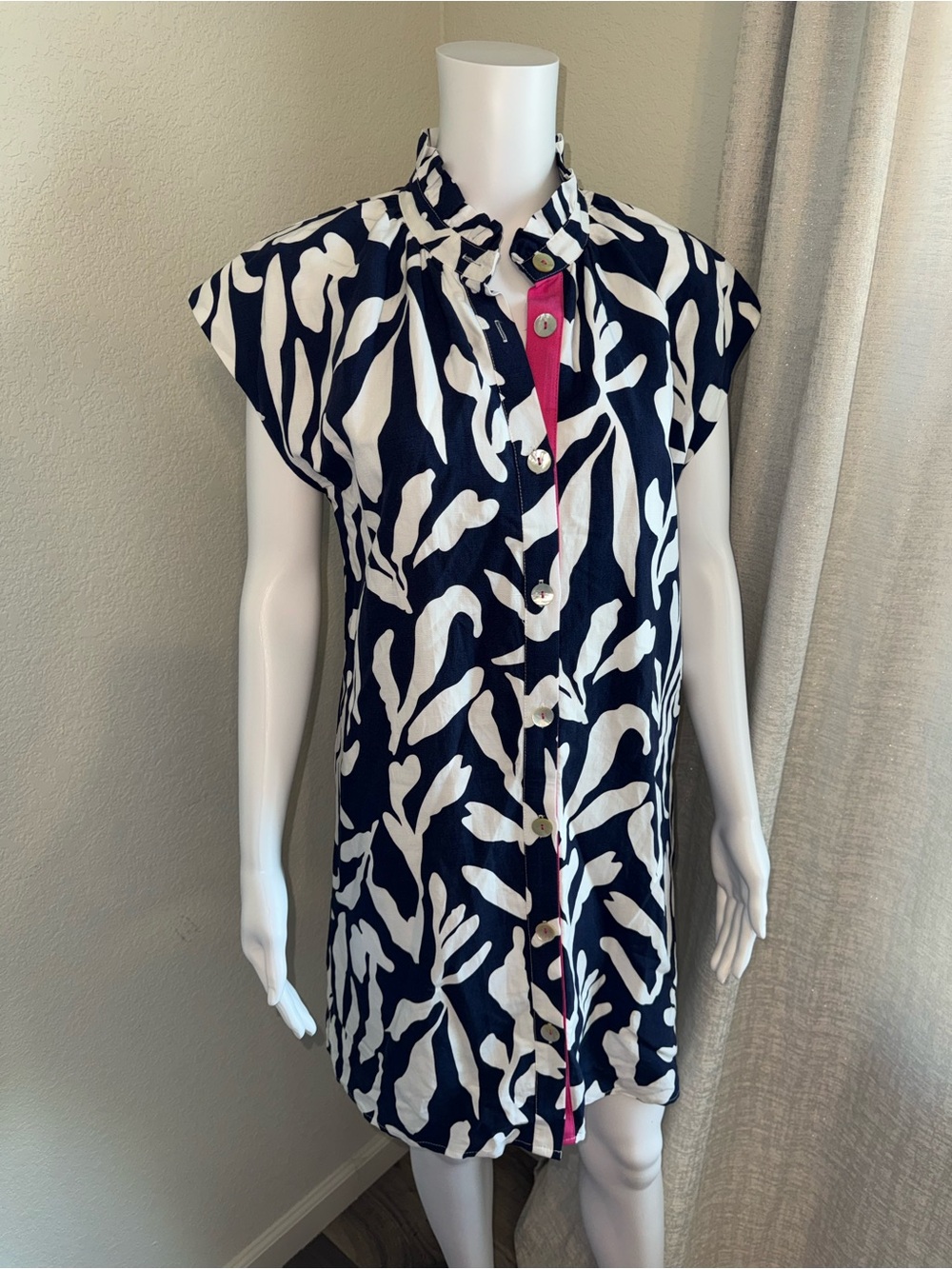 THML Navy & White Ruffle Collar Dress Size XS runs bigger.